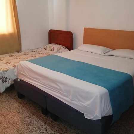 Hotel Del Oeste Cali Esterno foto