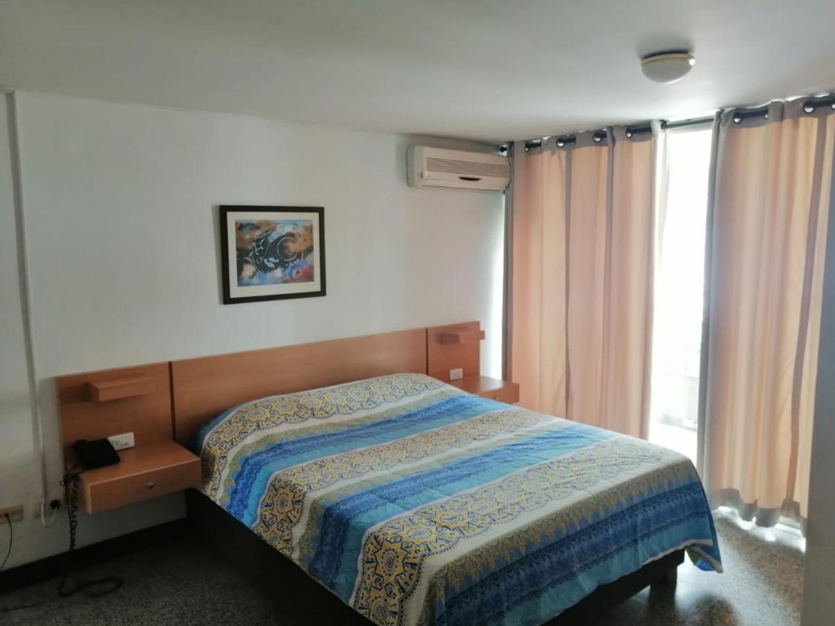 Hotel Del Oeste Cali Esterno foto