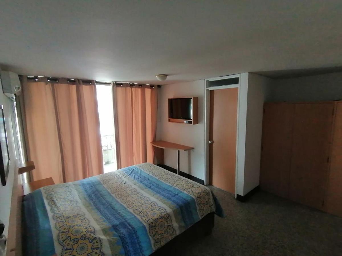 Hotel Del Oeste Cali Esterno foto