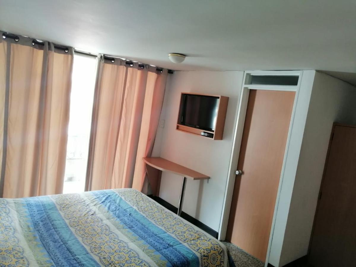 Hotel Del Oeste Cali Esterno foto