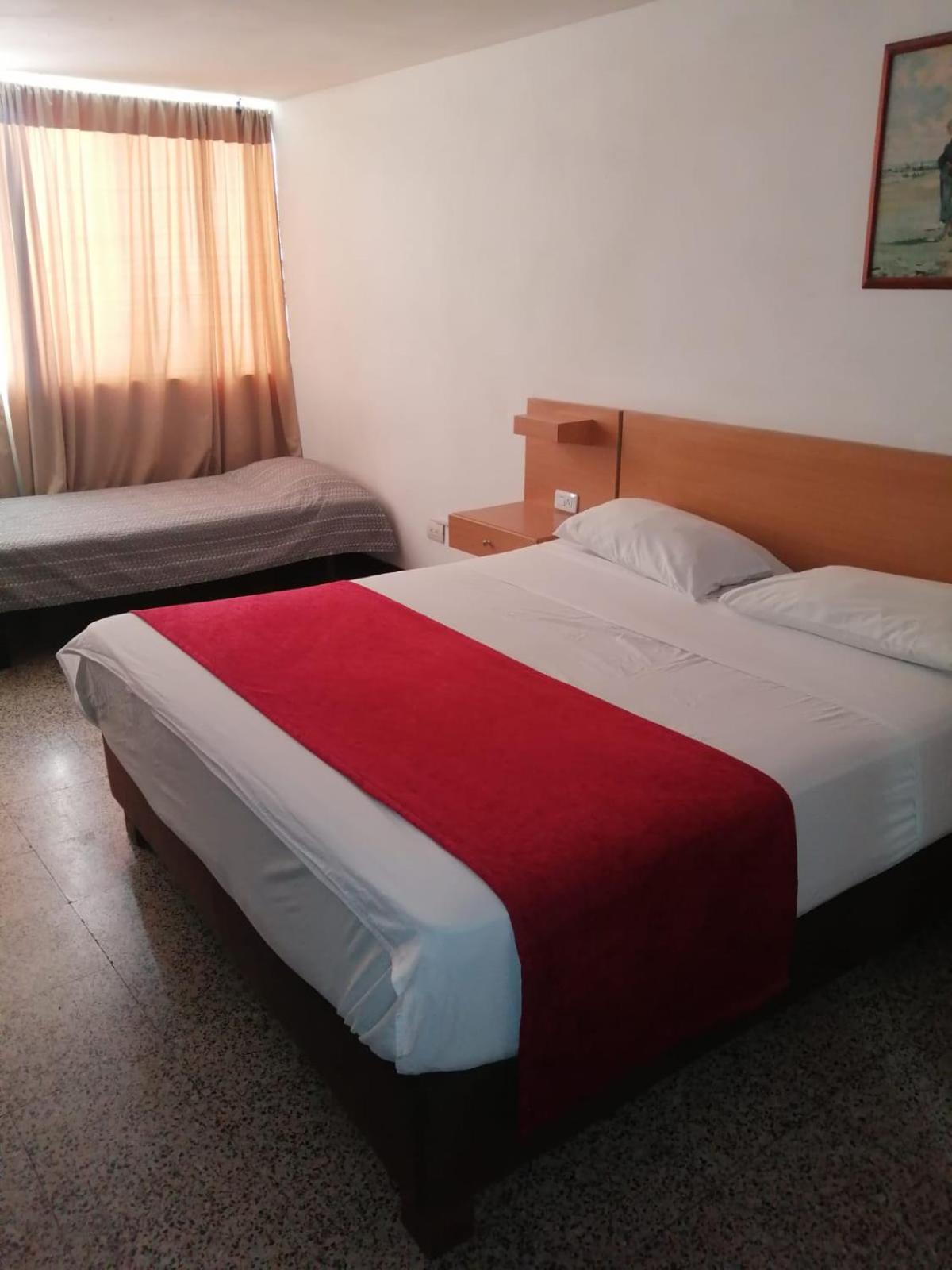 Hotel Del Oeste Cali Esterno foto