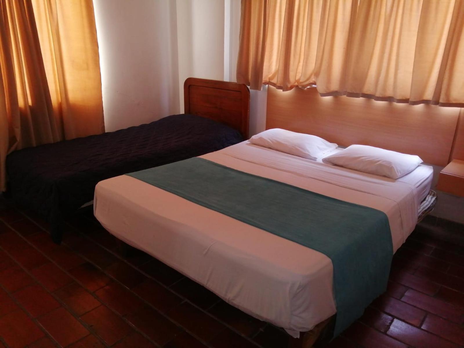 Hotel Del Oeste Cali Esterno foto