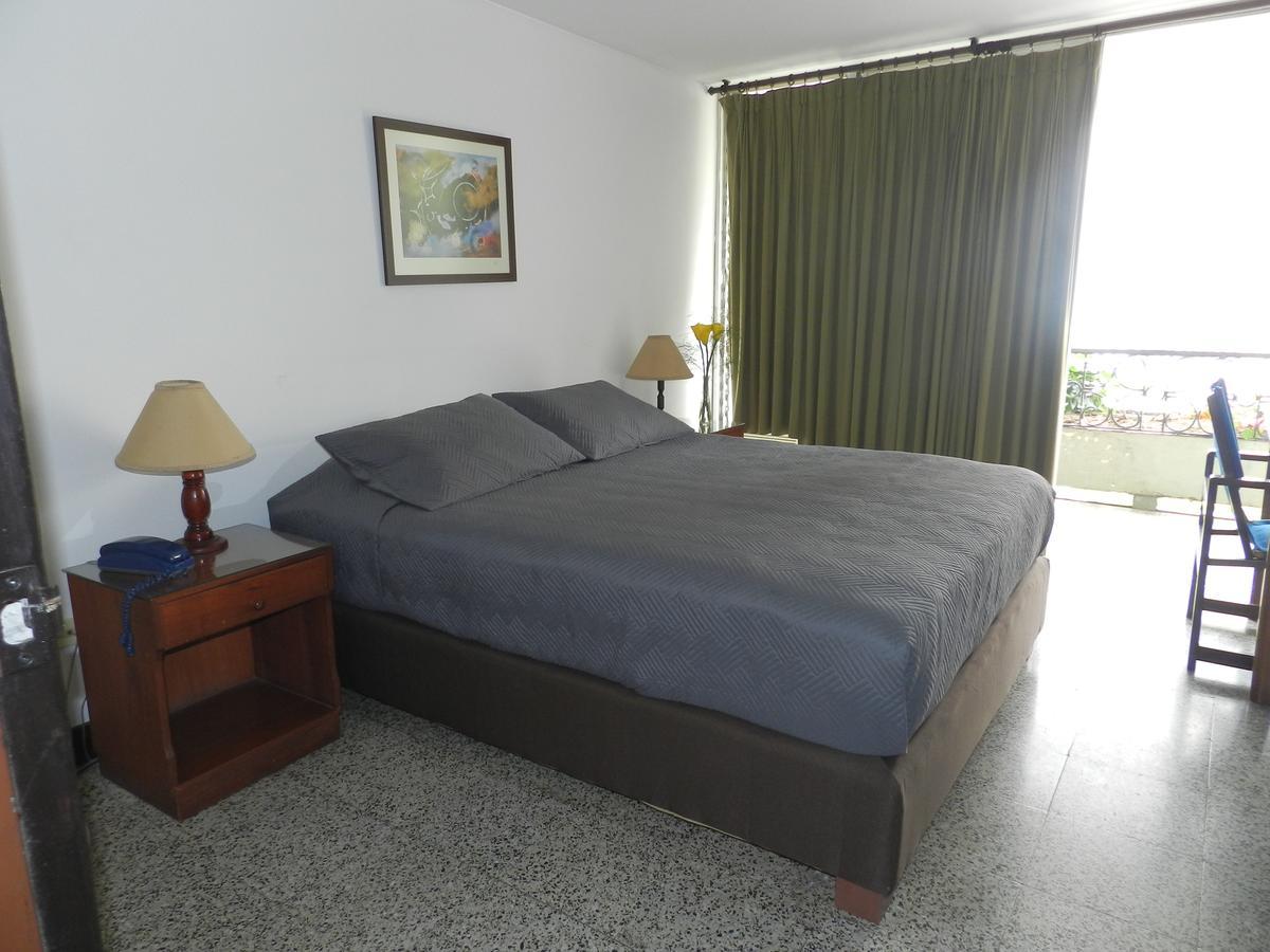 Hotel Del Oeste Cali Esterno foto